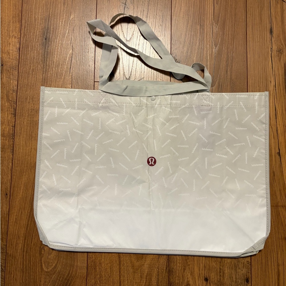 Lululemon Reusable Shopping Bags - All Different Designs and Sizes - Picture 10 of 11